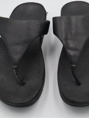 FitFlop Black Leather Toe-Post Sandals